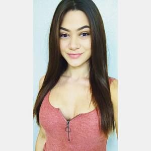 Meet your Posher, Alexis